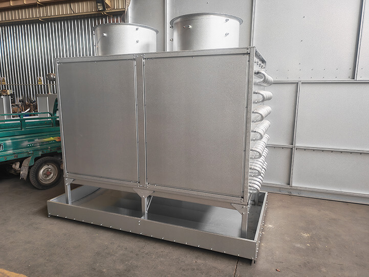 Floor-standing top-blowing evaporator