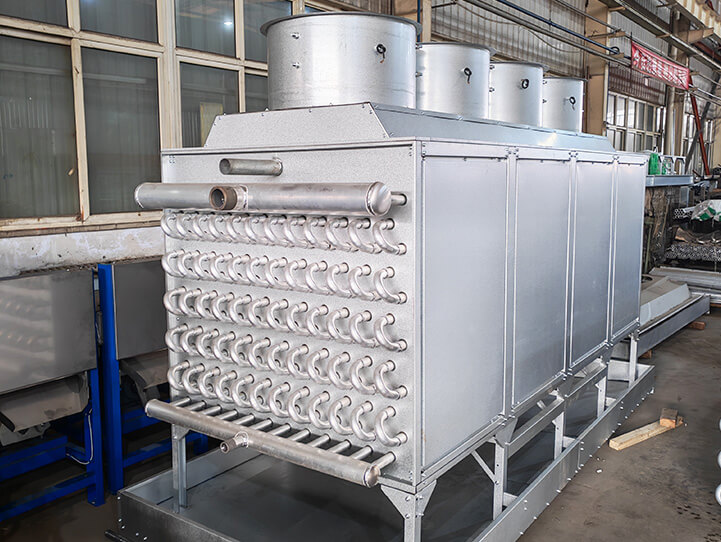 Floor-standing top-blowing evaporator