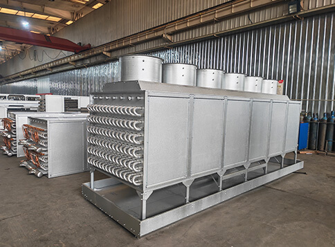 Floor-standing top-blowing evaporator